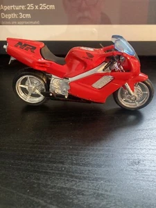 MAISTO DIE CAST 1:18 SCALE HONDA NR MODEL MOTORBIKE BIKE RED - Picture 1 of 4
