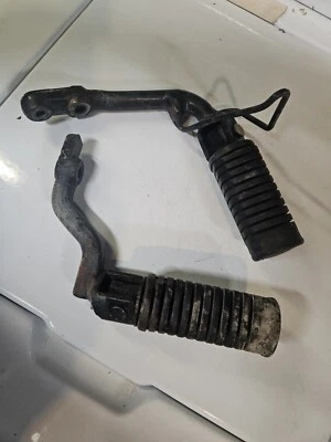 1982 Honda Cm450A Front Foot Rests Pegs Steps Set Pair OEM — 第 1/4 张图片