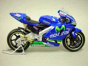 NewRay 1:12 Diecast Movistar Honda RC211V #33 Marco Melandri MotoGP - Picture 1 of 2