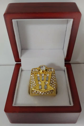 Scottie Pippen - 1998 Chicago Bulls Championship Ring With Wooden Display Box Cover