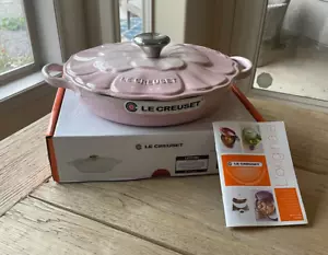 Le Creuset Signature Cast Iron Petal Shallow Casserole,2.25qt Shell Pink #26 NEW - Picture 1 of 17
