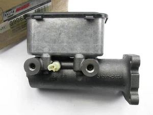 Napa 390628 Brake Master Cylinder For 1995-1998 Ford B800, Freightliner FC70 - Picture 1 of 4