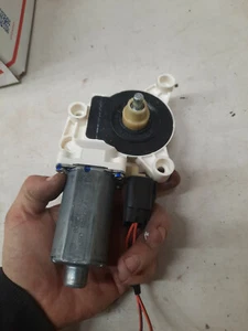 2008-2016 Grand Caravan Town & CoUNTRY RIGHT FRONT WINDOW MOTOR - Imagen 1 de 2