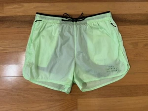 New L Nike Repel 2-in-1 Running 7" Shorts Run Division Lime 3M FB8544-337 Men - Picture 1 of 21