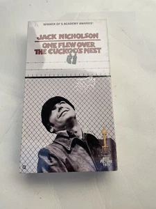 One Flew Over the Cuckoos Nest (VHS) Jack Nicholson - Picture 1 of 2
