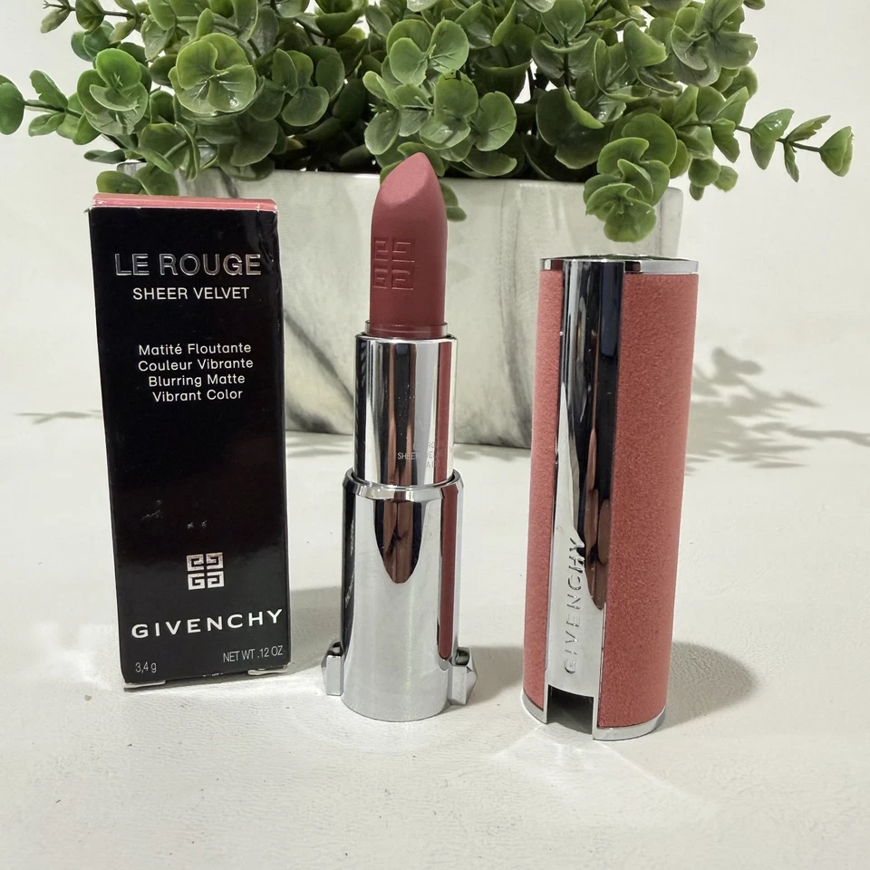 Lápiz labial mate Givenchy Le Rouge - 16 TERCIOPELO TRANSPARENTE - 3,4 g/0,12 OZ Foto 1 de 4