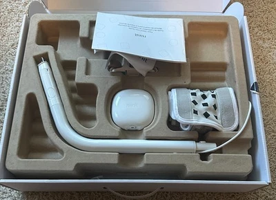 Monitor de bebé inteligente Nanit Pro N301 usado con soporte de piso Foto 1 de 2