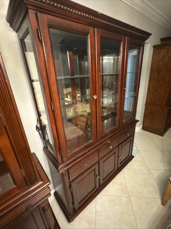 Gabinete de madera de cerezo/buffet  Foto 1 de 1