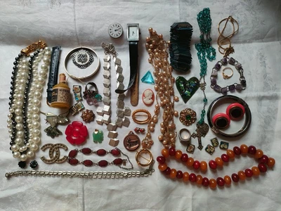 Lot bijoux, montres , anciens , vintage , à trier. - Immagine 1 di 4