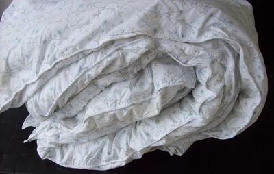 Edredón floral azul/bronceado delicado Company Store ~ tamaño completo ~ algodón con relleno de polietileno Foto 1 de 4