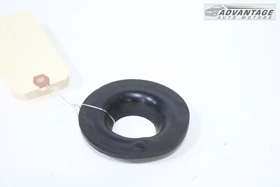 Toyota Prius 2019-2022 AWD suspensión trasera muelle helicoidal superior aislador montaje OEM Foto 1 de 4