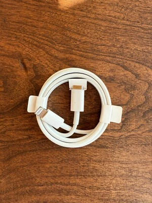 Brand NEW Genuine Apple USB-C to Lightning 1M / 3.3ft Data & Charging Cable - Image 1 of 2