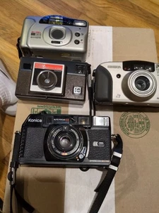 Lot Of 4 Old School Cameras - Picture 1 of 10