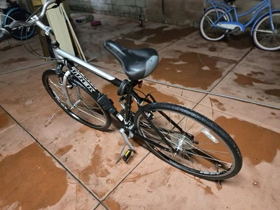 Trek 7100 Comfort Hybrid Bike 26", 700c Cruiser, 21-Speed AT-550  - Image 1 of 4