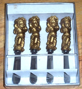 NOS Set 4 Coltelli Spandiconcime in Acciaio Inox ANGELI/CHERUBINI - Formaggio e Burro - Foto 1 di 3