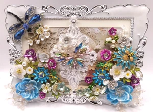 SCHMUCKKUNST - schöne Strass, Emaille, Kunstperlen Blumen, mit Libelle - Bild 1 von 10