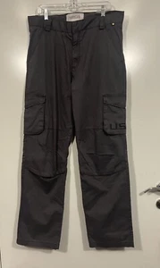 Resident Evil Official Collection Umbrella Security Services Hose Gr. L RAR Rarität - Bild 1 von 13