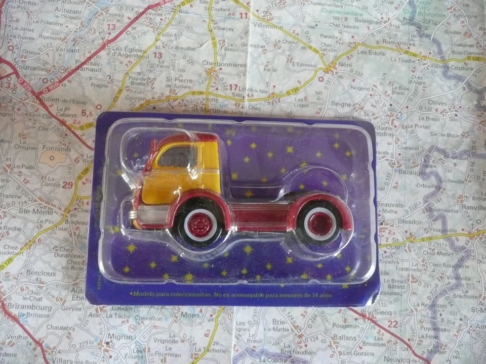 PANHARD Tracteur  PINDER Altaya 1/64 en Blister - Photo 1/1