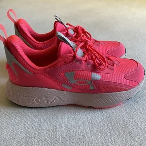 Under Armour Hovr Mega 2 Mvmnt Herren Größe 12 Sportschuh Pink Shock - Bild 1 von 12