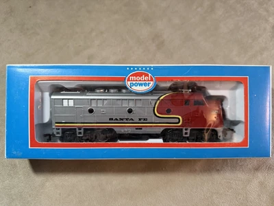 Model Power HO Scale 6731, F3 Locomotive Santa Fe - Dummy, In Original Box - Image 1 of 4