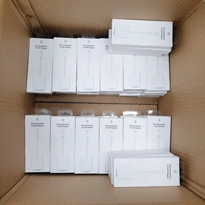 Lot of 69 New Genuine Apple Mini DP DisplayPort to VGA Adapter A1307 MB572Z/B - Picture 1 of 4