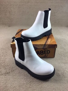 UNR8ED - WHITE Chelsea SLIP ON BOOTS - Womens SIZE 8.5W - Picture 1 of 11