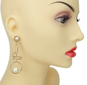 Ella Jonte Ohrringe gold weiß Perlen lange Ohrstecker earrings neue Saison Trend - Bild 1 von 2