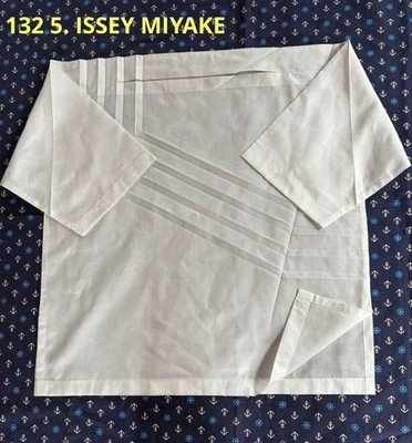 132 5. ISSEY MIYAKE IL55FJ911 СКЛАДКИ футболка белый основной 2 сделано в Японии - Изображение 1 из 4