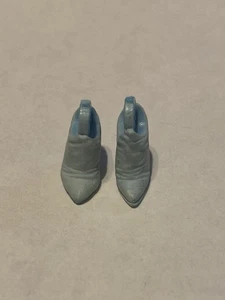 1:12 weibliche blau weiße Schuhe Füße maßgefertigt Futter Absätze Keilabsätze Plateau Stilettos - Bild 1 von 8