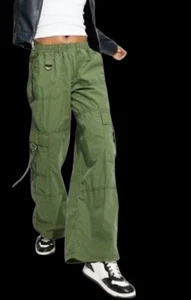 Pantaloni cargo rilassati Wild Fable donna vita media gamba larga verde militare taglia XS - Foto 1 di 13