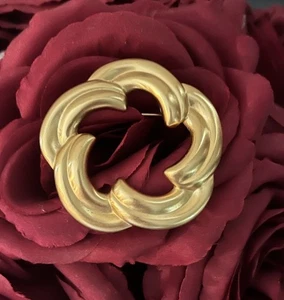 Vintage Open Flower Scalloped Brushed Gold Tone 2” Brooch Pin 🌸 - Bild 1 von 7