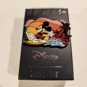 Loungefly Disney Mickey Mouse & Friends Mickey Sonnenuntergang Strand Blindbox Pin geöffnet - Bild 1 von 9