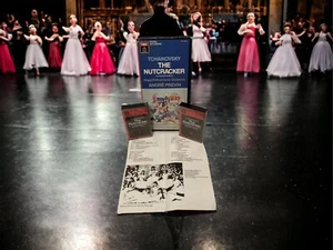 Tchaikovsky Nutcracker Andre Previn Royal Philharmonic Orchestra EMI 2 Cassettes - Picture 1 of 7