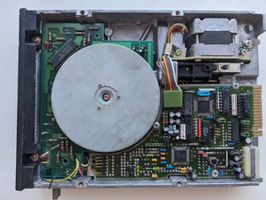 Vintage 5.25″ floppy drive ROBOTRON K5601 CM5643 1.2 MB - Afbeelding 1 van 7
