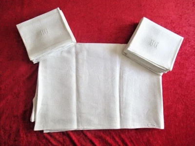 ANCIENNE NAPPE DAMASSEE en LIN 225 x 155 et ses 12 SERVIETTES - MONOGRAMME RG - Photo 1/4