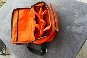 Estuche de transporte vintage estilo tenba naranja quemado correa negra sistema operativo - Imagen 1 de 8