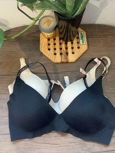 Victorias Secret Medium Black/naked Lightly Padded Wireless Padded NWT! - Picture 1 of 10