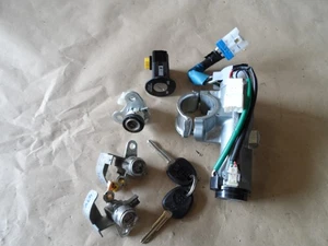 HYUNDAI i10 1.2 2010 MK1 FACELIFT.  CERRADURAS Y LLAVES DE ENCENDIDO/PUERTA - Imagen 1 de 2