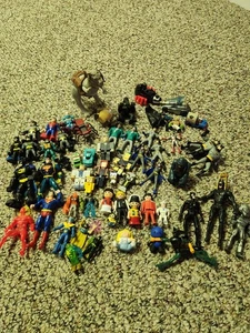 Konvolut Spielzeug: Imaginex, Animated Series DC Actionfiguren, Roblox und mehr... - Bild 1 von 6