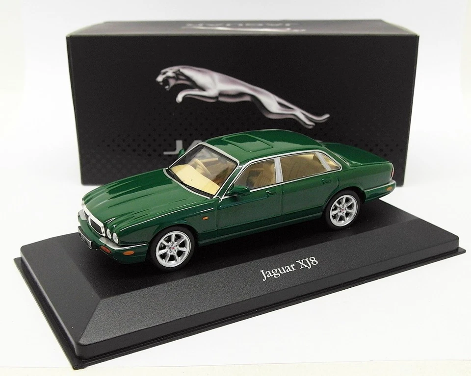 Coche modelo Atlas Editions escala 1/43 4 641 113 - Jaguar XJ8 - verde Foto 1 de 3