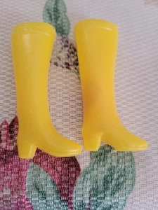 Zapatos Barbie Botas Vintage Años 70? Amarillo - Imagen 1 de 6