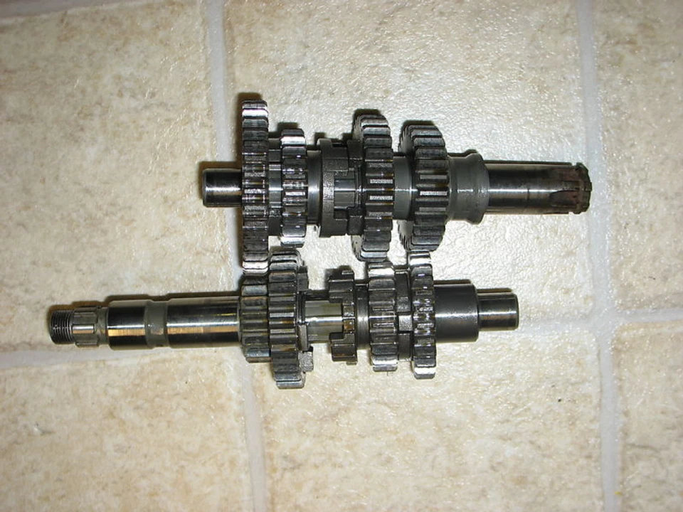 81 JUEGO DE ENGRANAJES TRANSMISIÓN YAMAHA SR185 EXCITER SR 185 Foto 1 de 1