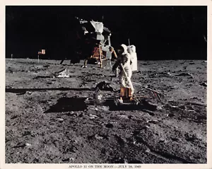 Vintage NASA Official Release Apollo 11 on the Moon 10x8 Photo Print ORIGINAL - Picture 1 of 2