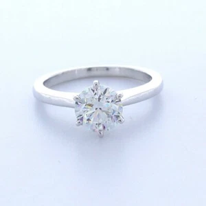 Anillo de compromiso solitario de platino con diamantes naturales certificados redondos de 1,42 quilates F/VS2 - Imagen 1 de 13