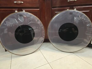 Pair (2) Remo Controlled Sound w/ Black Dot Bass Drum 26" Inch Weather King - Picture 1 of 15