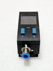FESTO SDE1-V1-G2-W18-I-P1-M12 PRESSURE SENSOR 534065 0...1 BAR - Picture 1 of 4