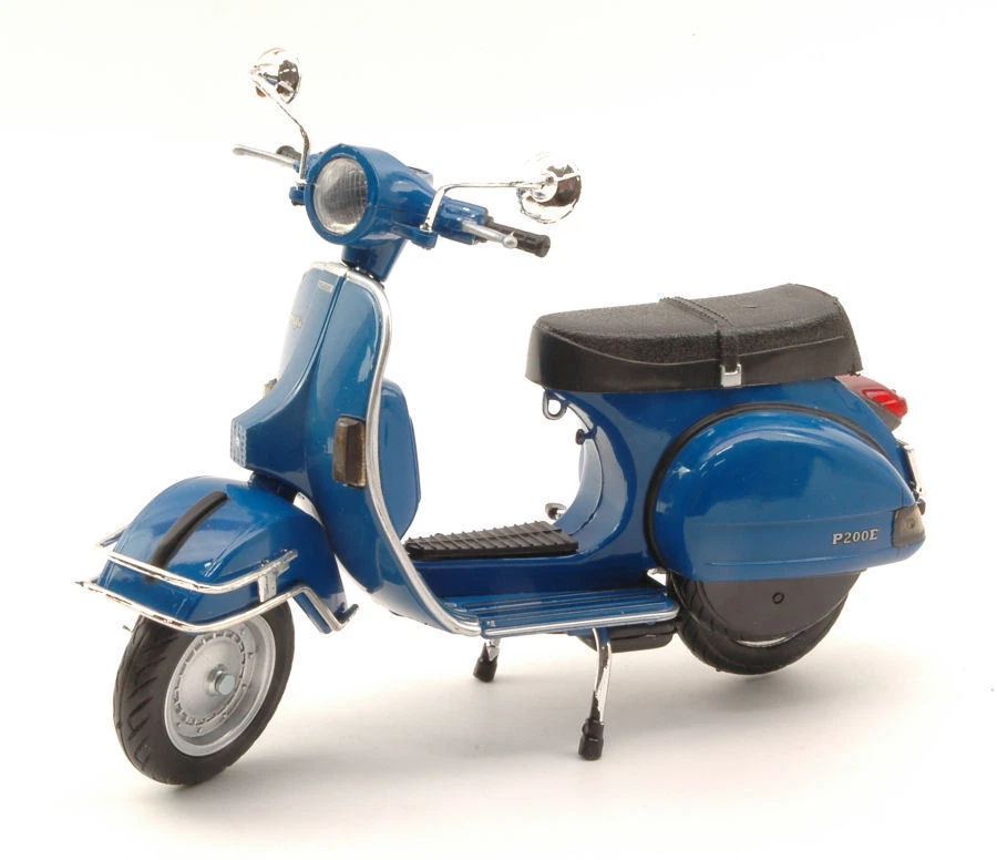 NEW RAY 1:12 MOTO DIE CAST VESPA P200E DEL 1978 BLU CHIARO ART 42123 - Immagine 1 di 1