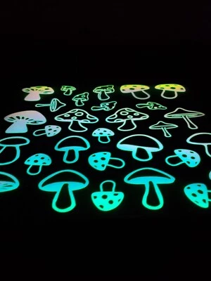 Calcomanías de vinilo que brillan en la oscuridad Trippy Shrooms decoración pegatinas iluminadas nuevas hojas completas Foto 1 de 4