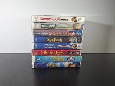 8 Disney Movie Vhs Lot The Rescuers Doen Under, Lizzie McGuire, Digimon Etc Foto 1 de 4