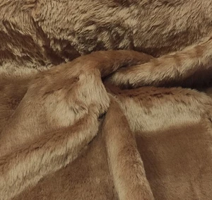 Tostado de antílope - Tela de piel de lobo sintética de lujo - Varias longitudes - AC 435 - Imagen 1 de 3